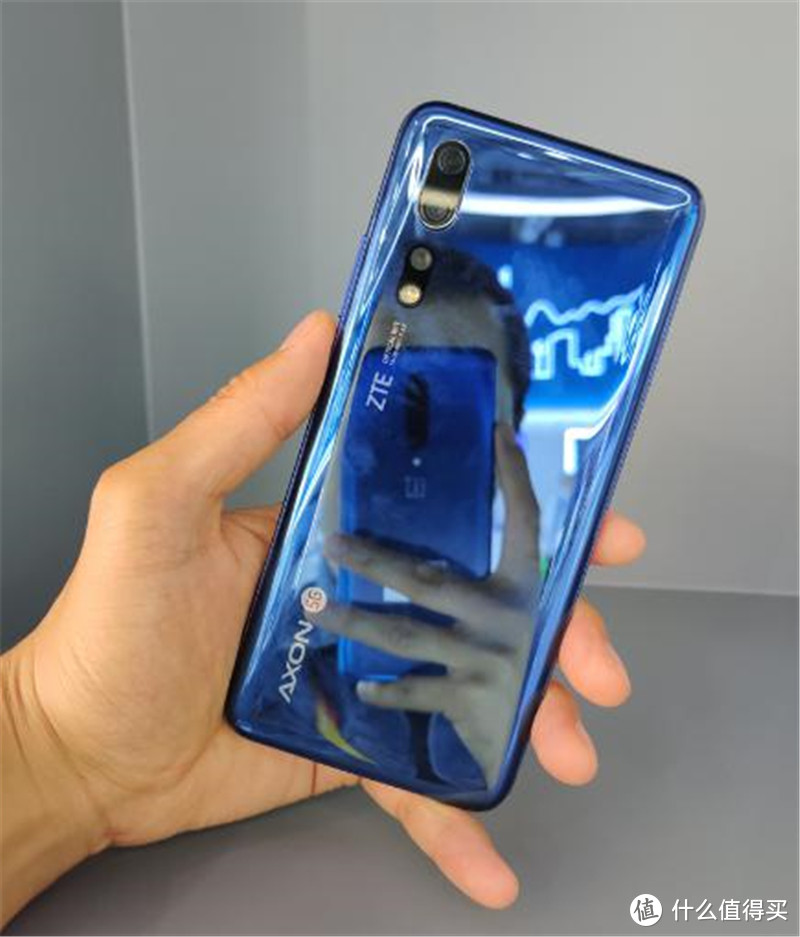 轻薄至简  未来科技范评测中兴天机Axon 10 Pro 5G版