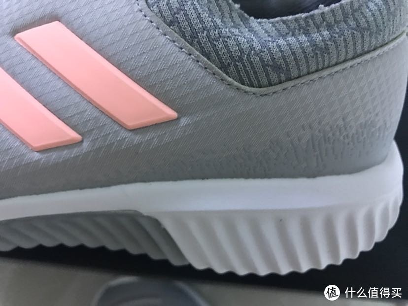 给自己买的鞋子（一）：adidas跑鞋