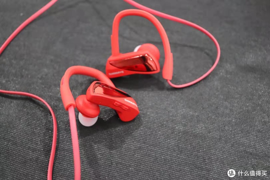 运动型无线蓝牙耳机推荐：SIARRAYS 蓝牙耳机EX-100，贴心“守护”你的耳朵！