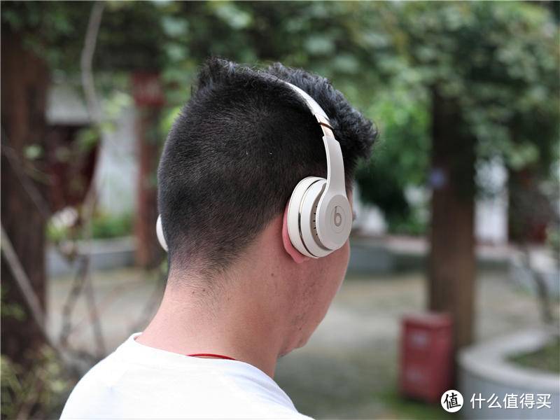 想给耳朵减肥吗？Beats Solo3 Wireless 头戴式 蓝牙无线耳机就行