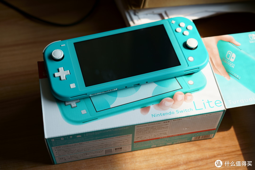 我买了个Nintendo Switch Lite