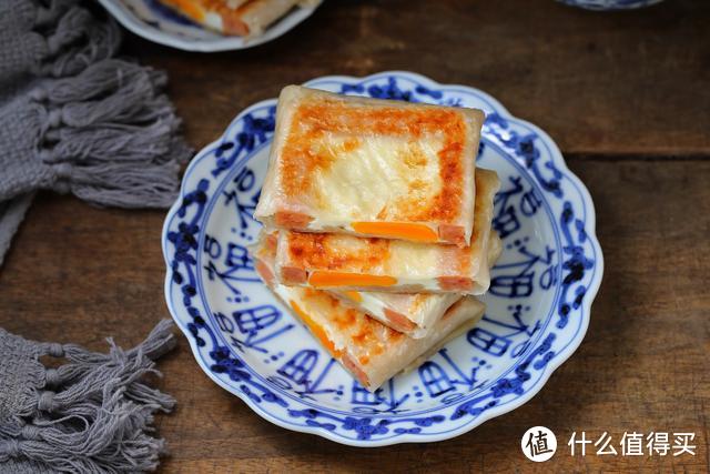 手抓饼花样吃法，加入两种食材巧变快手早餐，外酥里嫩、营养十足