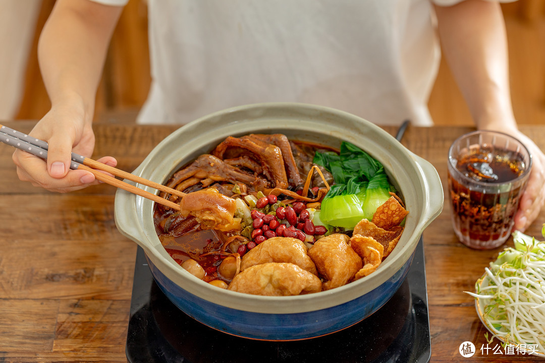 秒杀网红火锅店！这一锅太上头了，一上桌就抢光