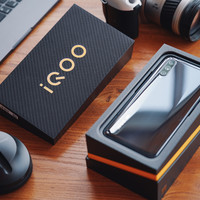iQOO Pro 5G手机屏幕图片(摄像头|配色|接口|卡槽|电源开关键)