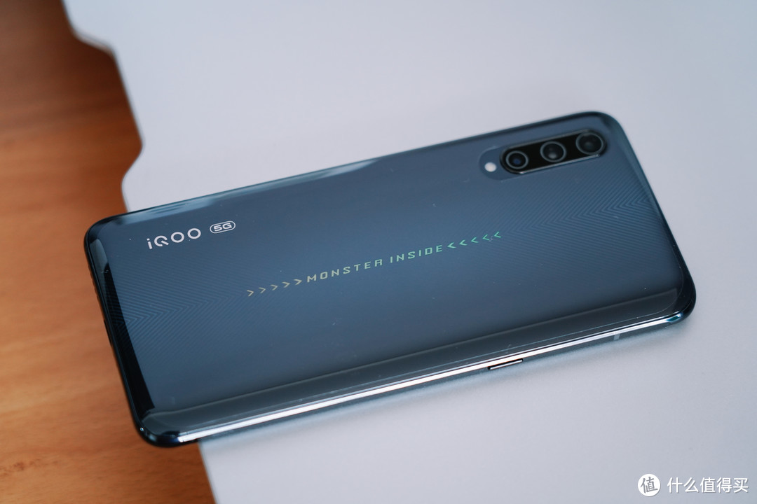 内外兼修并不贵，生而强悍性价比：iQOO Pro 5G