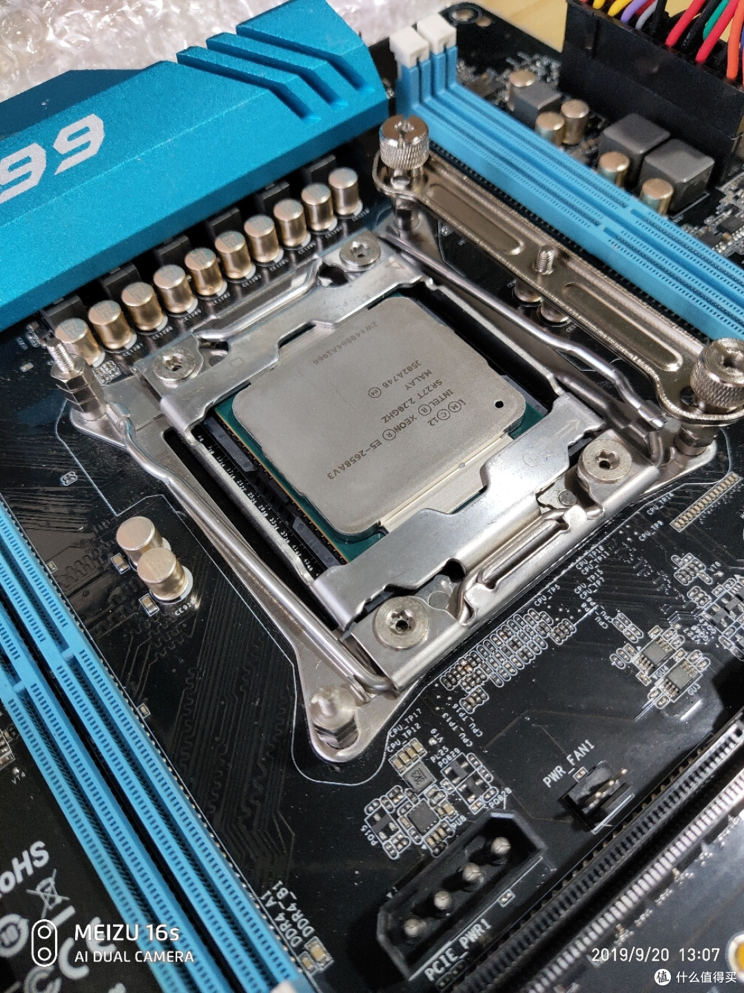 1cpu:e5-2658a v3散热:利民as120plus内存:海盗船复仇者16gb*2硬盘