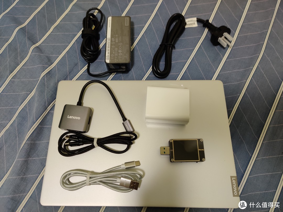 Vga+Hdmi扩展坞、倍思60W1C2A充电器、两根5ATypeC数据线、U2p快充协议测试仪（这个翻车了）