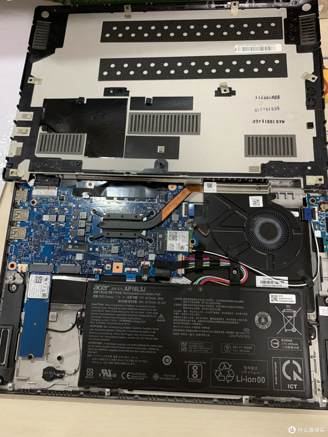 可能是首拆,不到1公斤的宏碁墨舞x45笔记本电脑