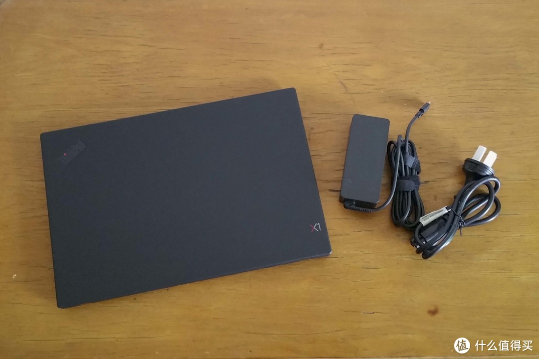 小黑粉情怀， ThinkPad X1 Carbon 6th (2018) 开箱展示