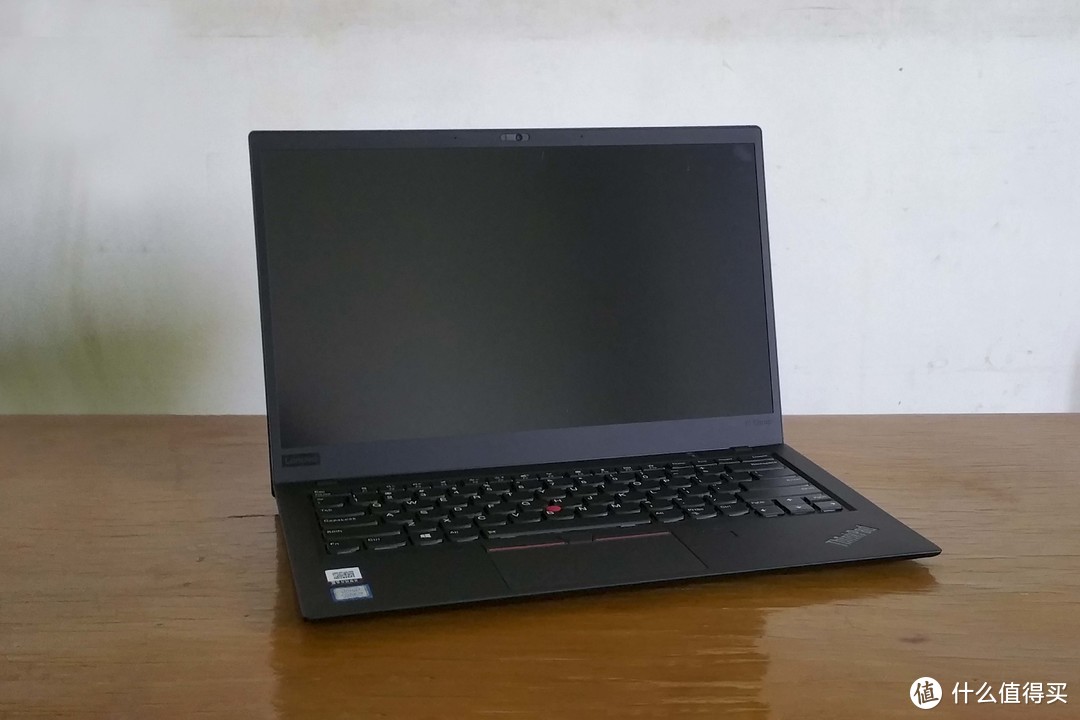 小黑粉情怀， ThinkPad X1 Carbon 6th (2018) 开箱展示