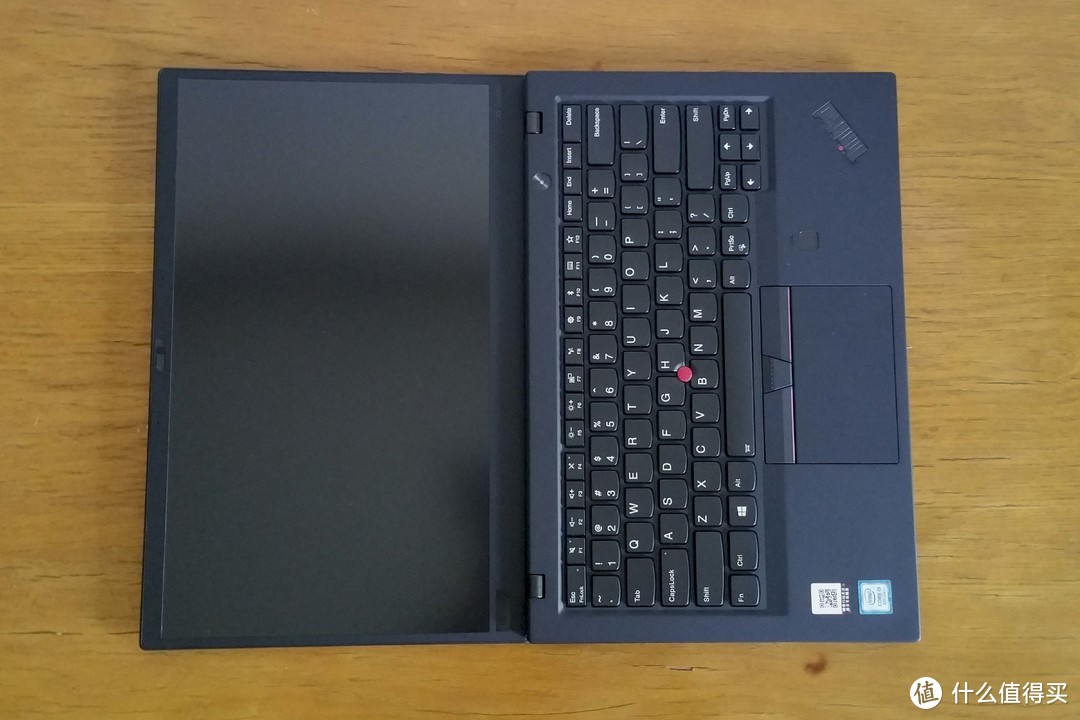 小黑粉情怀， ThinkPad X1 Carbon 6th (2018) 开箱展示