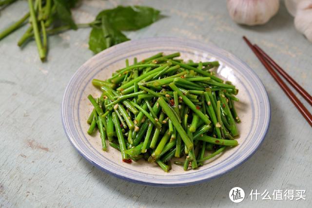 它也是野菜的一种，最适合凉拌食用，可惜很多人都不认识它