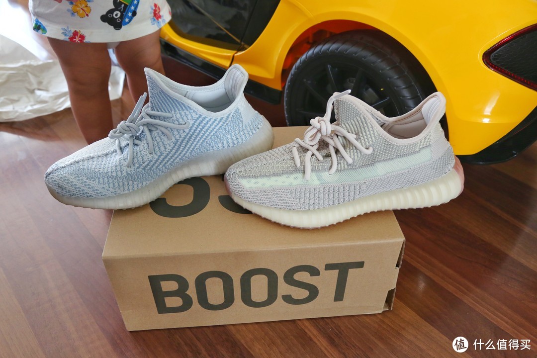 耶耶耶耶耶~喜提倒闭款椰子2双YEEZY BOOST冰蓝&粉拼开箱