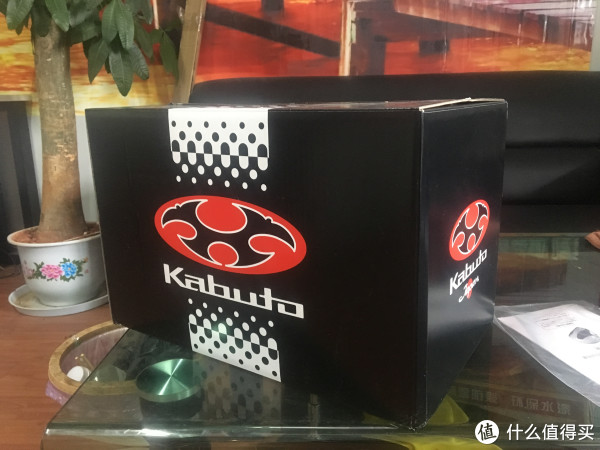 外观纸盒没什么细说的，各家都差不多