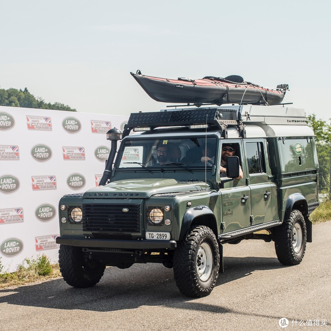 Fully equipped Land Rover Defender 130 TD4