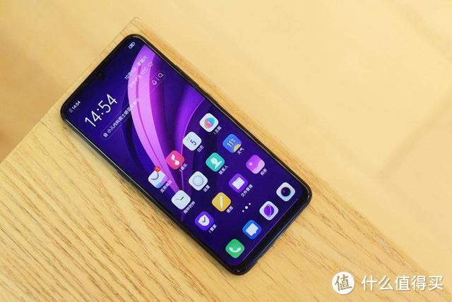 vivo Z5图赏：实力与续航兼具的千元机，目前不过时