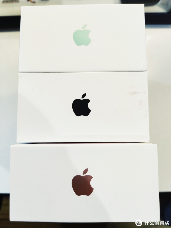 除了苹果表颜色有变化外，其它的一点没变