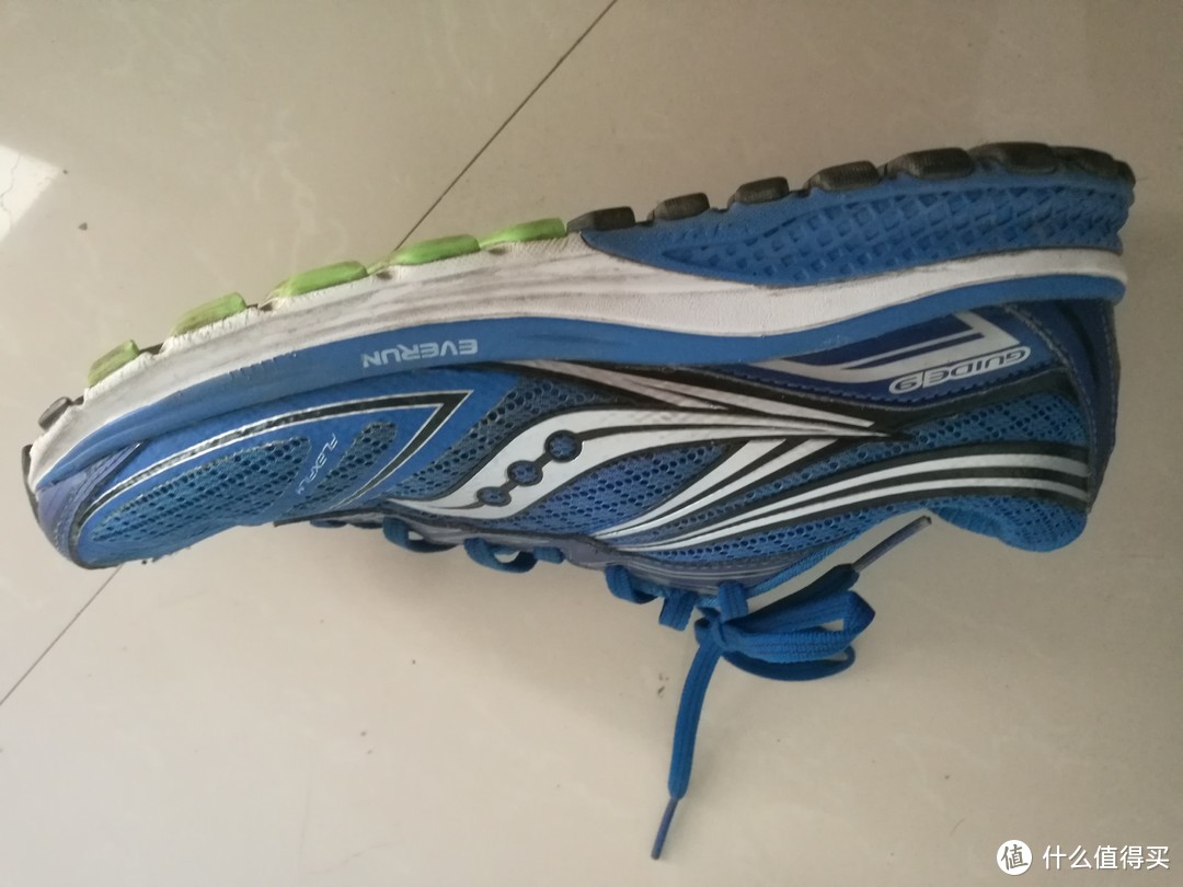 我的慢跑装备-跑鞋篇(GT2000-3 和Saucony  guide9)