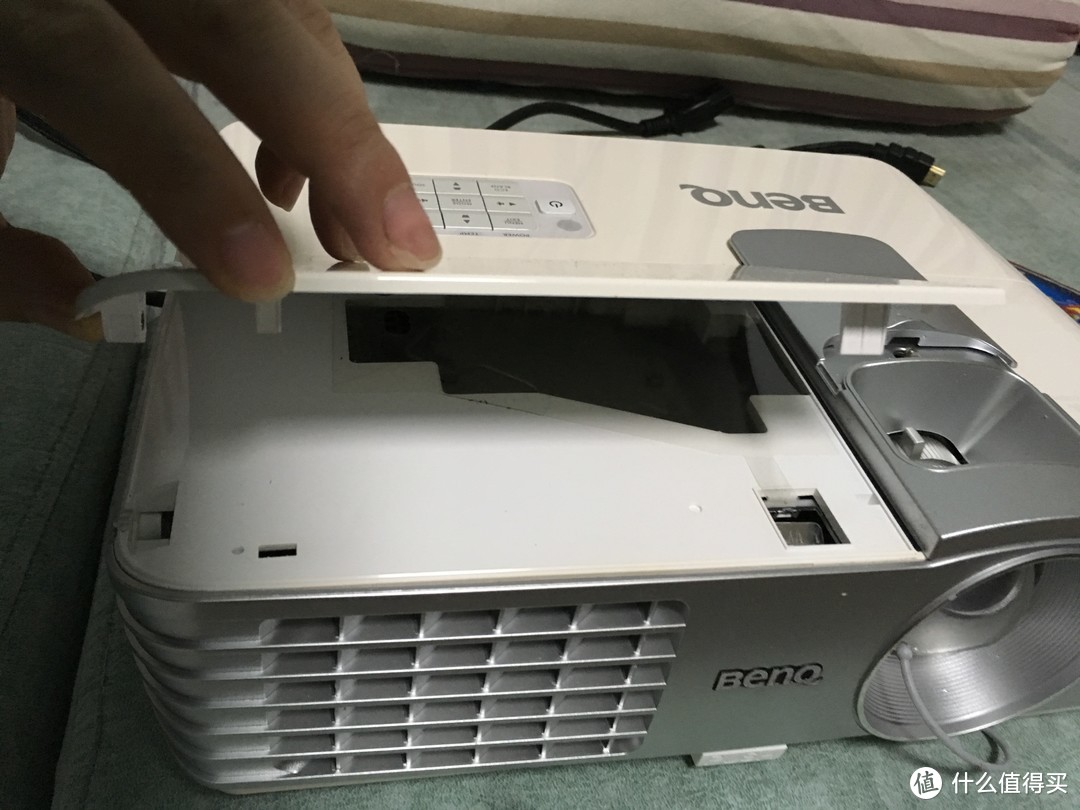 Benq w1070投影仪更换灯泡