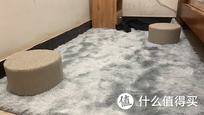 我的房间装修历程小记 篇五：初秋必备地毯，隔绝地板的冷意