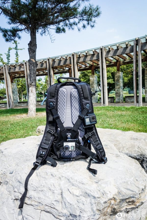 这样很轻松地挂载GoPro来拍摄第一人称视角的画面