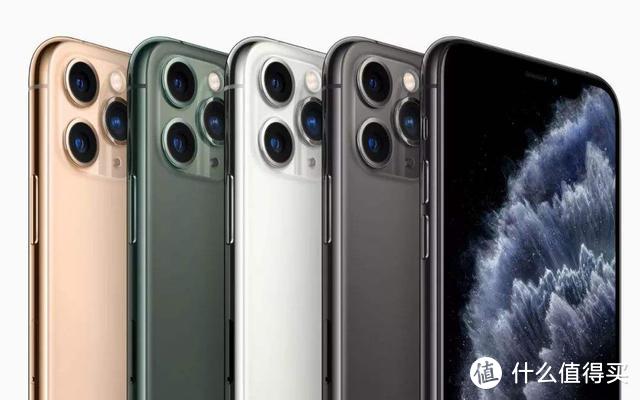 罗永浩试用iPhone换回坚果R1，回应网友想办法重回手机行业！