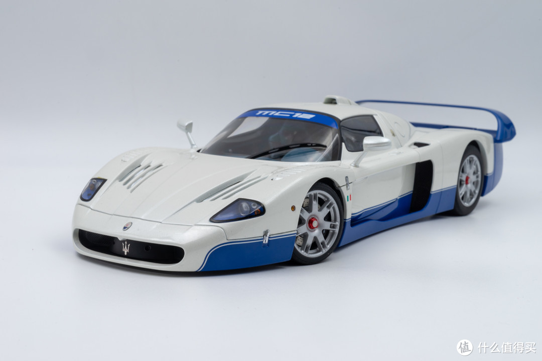 玛莎拉蒂 MC12——超跑皇后 Autoart 1/18 静态车模