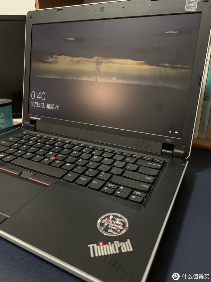 这个i上的红点好像就是这初代ThinkpadE系列首次使用的