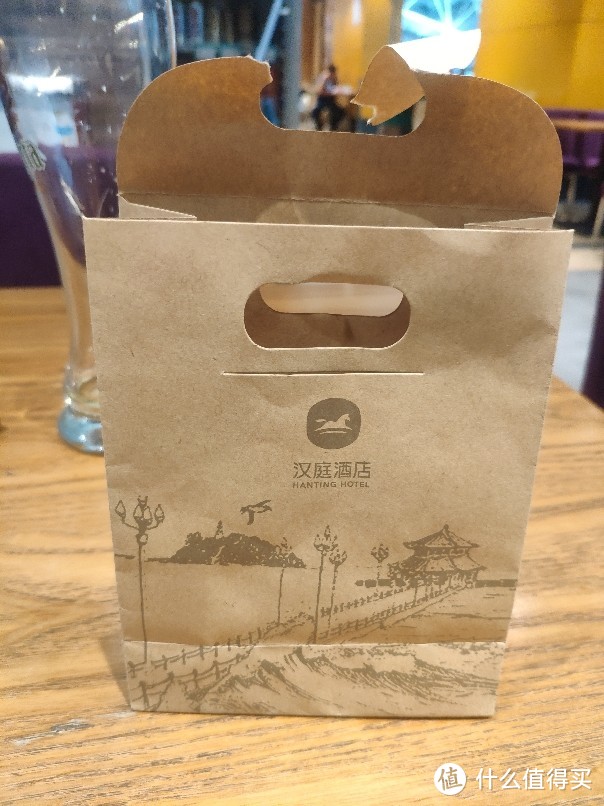 酒店小哥给小盆友的能量包