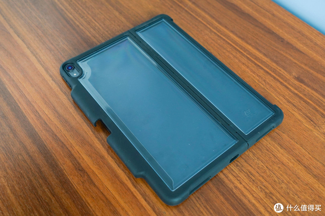 iPad Pro的原装键盘是个渣渣，幸亏用它续了命：STM DUX Shell 三防保护壳