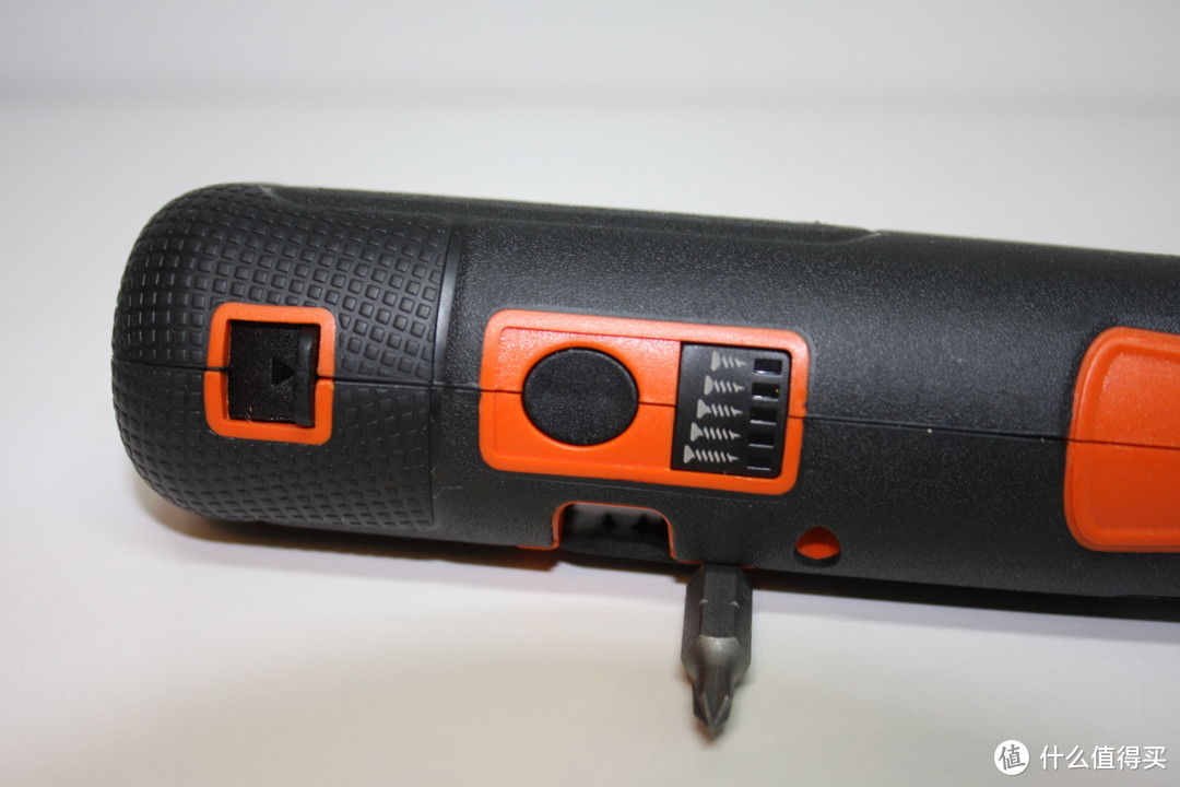 拧螺丝、卸螺丝，我们都用史丹利——旗下的百得Smart Push锂电螺丝刀！