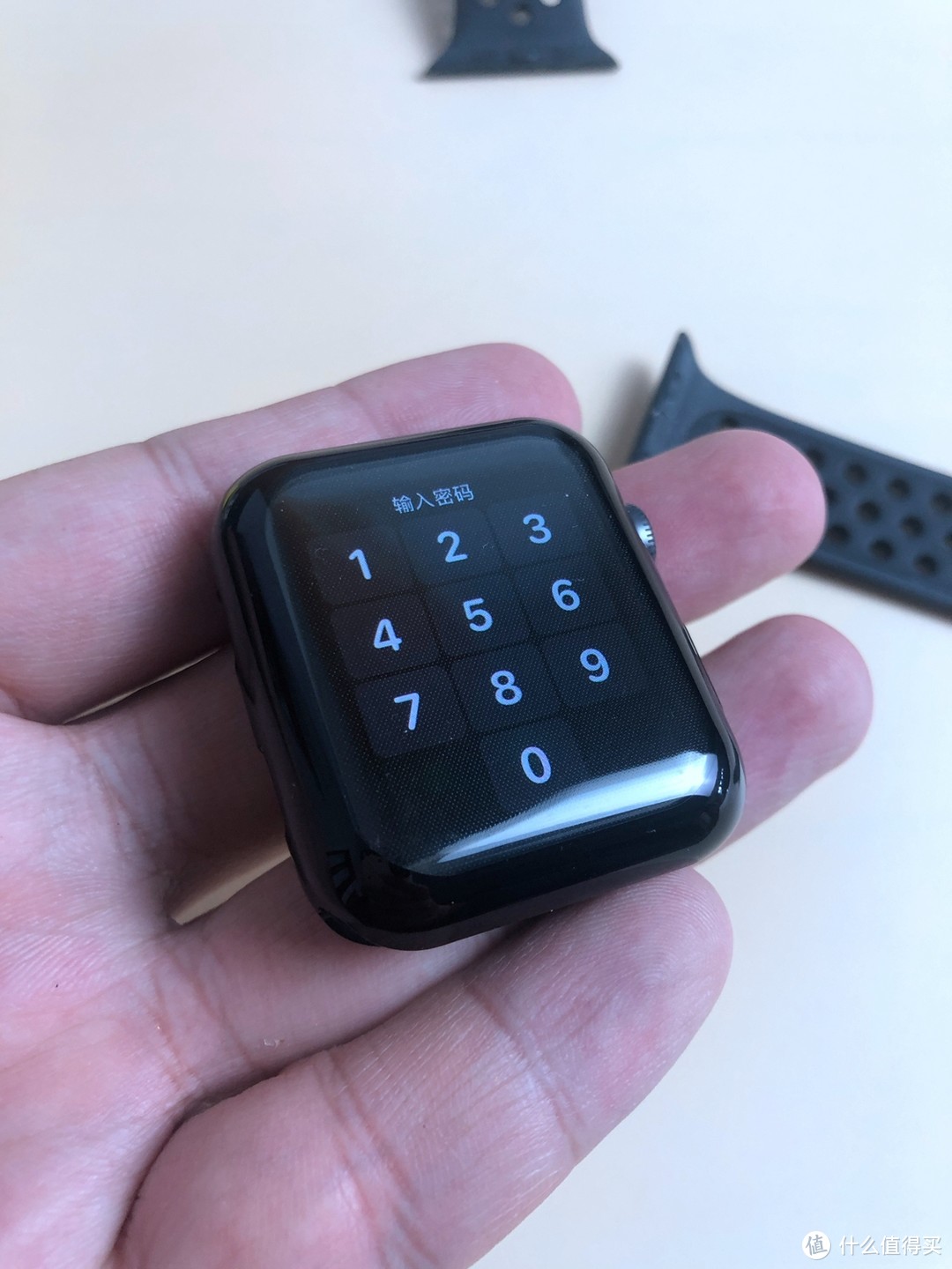 给  apple watch加个保护壳 是不是多此一举？