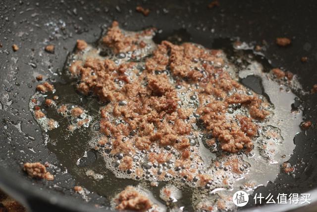 朋友来家吃饭，点名要吃这道菜，麻辣鲜香，开胃下饭，吃完连汁都不剩