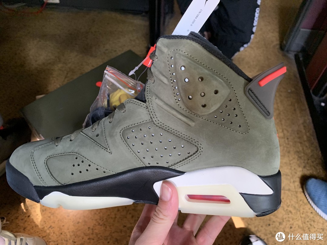 狠货来了，SNKRS上面买到的 Travis Scott x Air Jordan 6