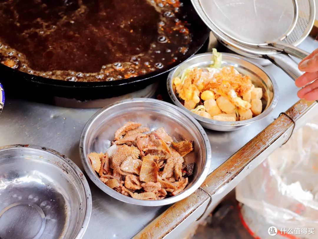 慢慢消失的传统四川小吃，来都江堰一定要试试“炸炸”。