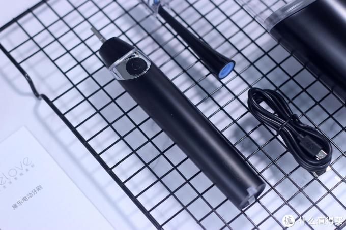 扉乐电动牙刷:自己可以紫外线杀菌,用着才安心