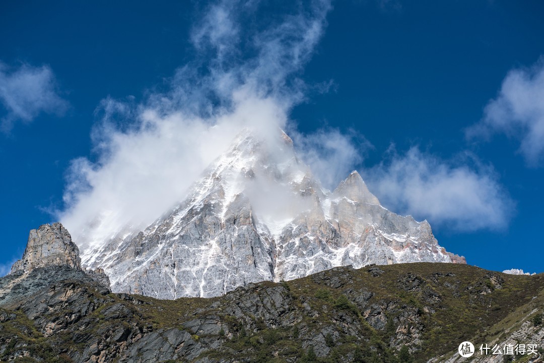 跨过高山，耗尽氧气，只为遇见十月的稻城亚丁