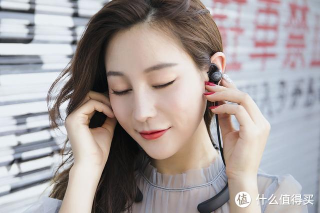 把不愉快的声音隔绝，Bose QC30给你想要的私人宁静