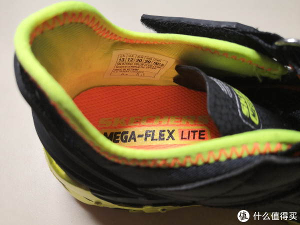 鞋里，鞋身都比较薄。