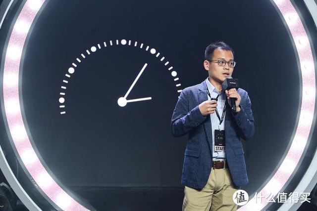 迪丽热巴优雅出席2019GARMIN佳明北京智能腕表新品发布会