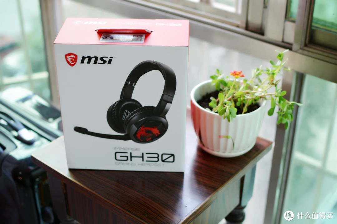 除了听声辨位，感受游戏中的音效更需要优质的微星GH30电竞耳机