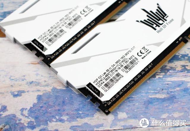 影驰HOF OC Lab极光DDR4-3600内存评测：带着信仰光的白骑士