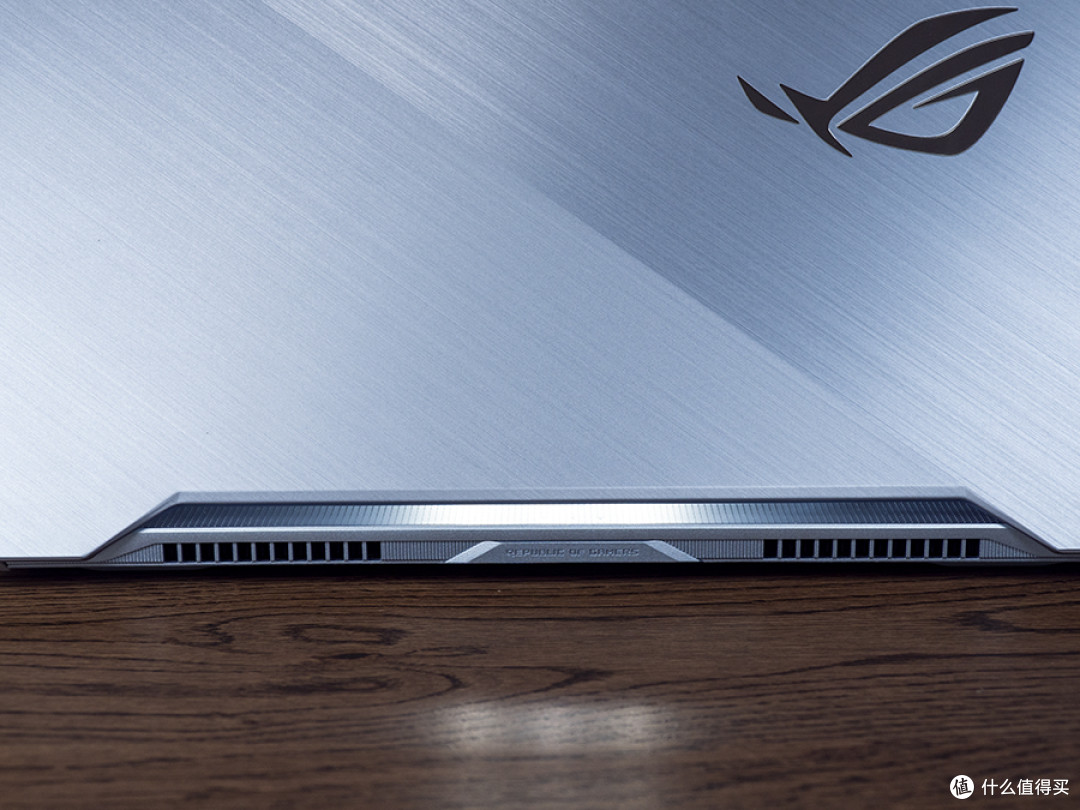 rog幻15冰川蓝创意设计轻薄本评测:独特配色 专为设计师而生
