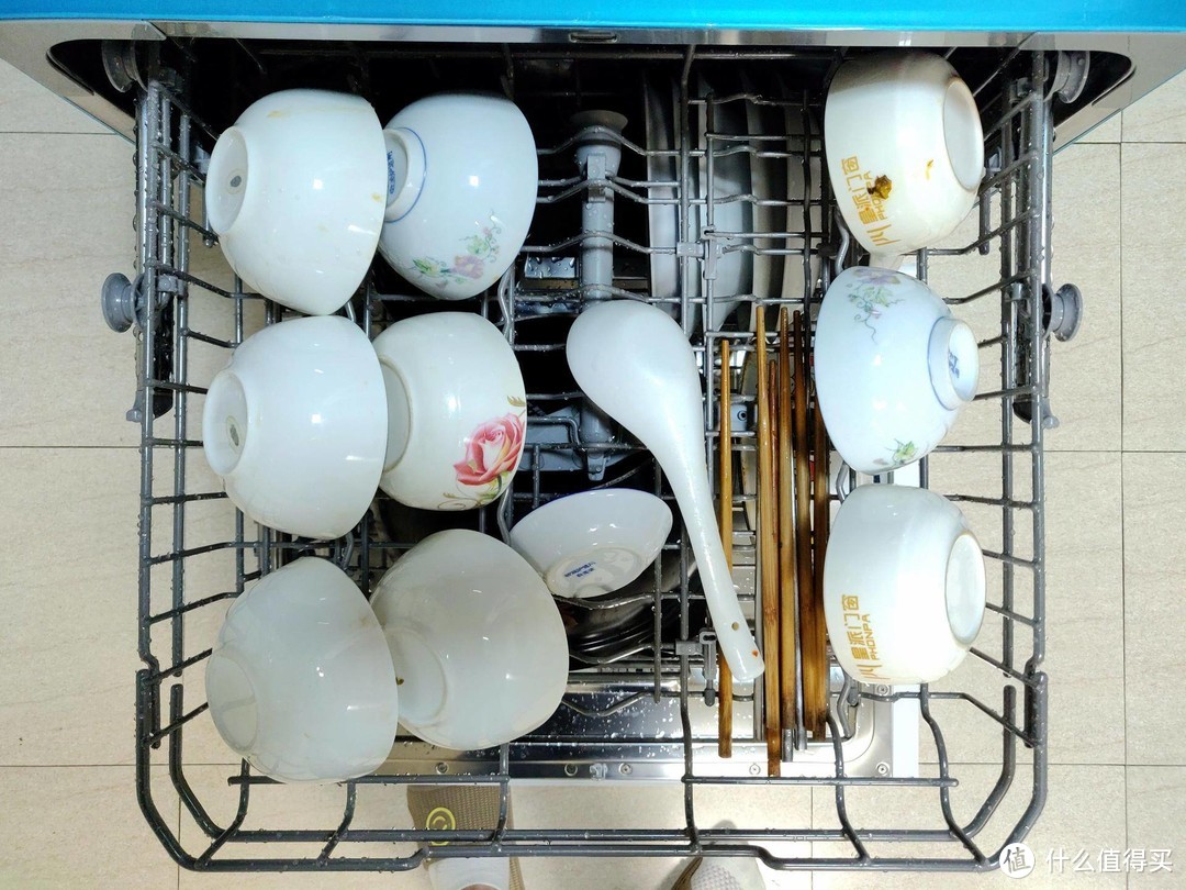 如何挑选一台性价比出色的洗碗机？看看我的选择---美的华凌VIE6洗碗机