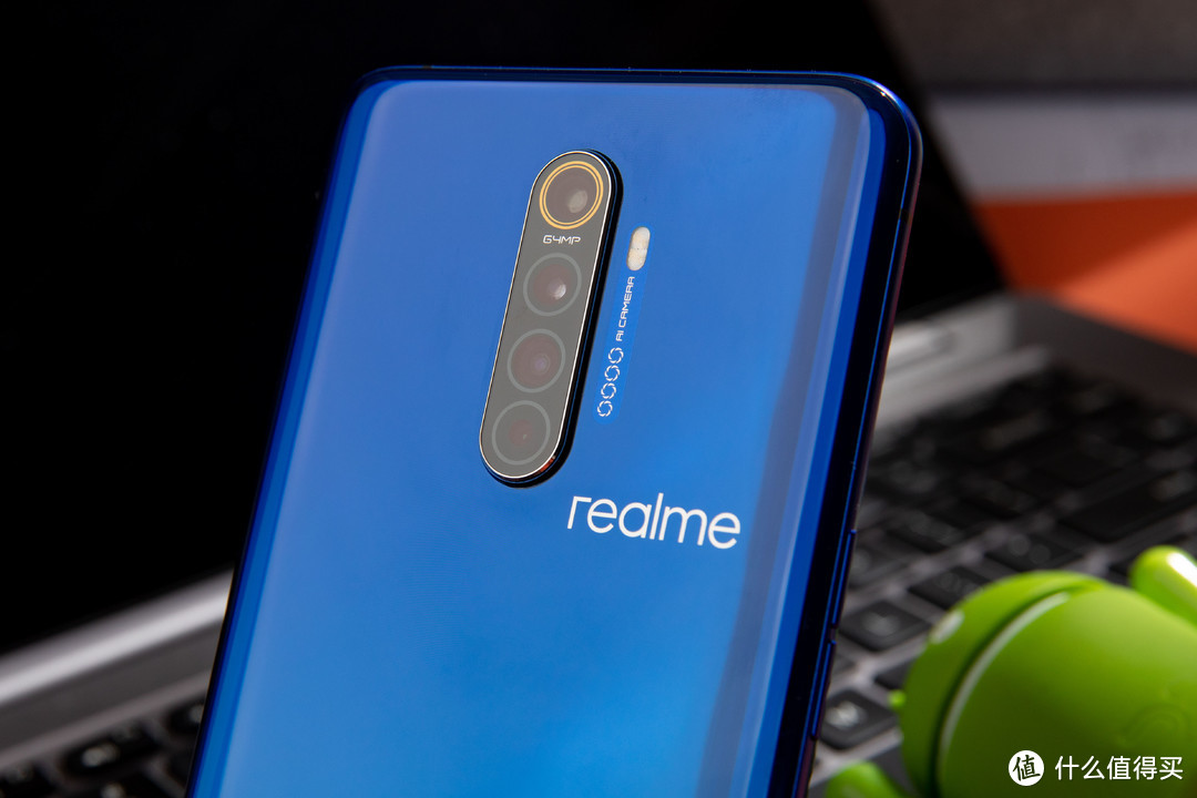 起售2599元 50W超级闪充28分钟充满电 realme X2 Pro真机皇附体