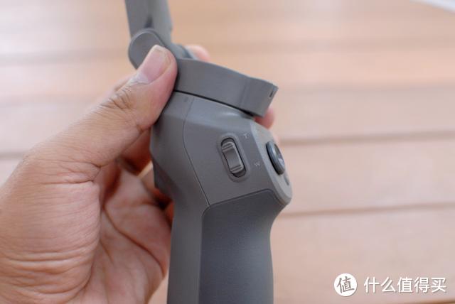 让随手拍变成的电影级大片-大疆折叠稳定器DJI Osmo Mobile 3