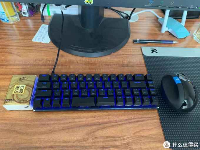 一包面巾纸那么宽，小巧可人