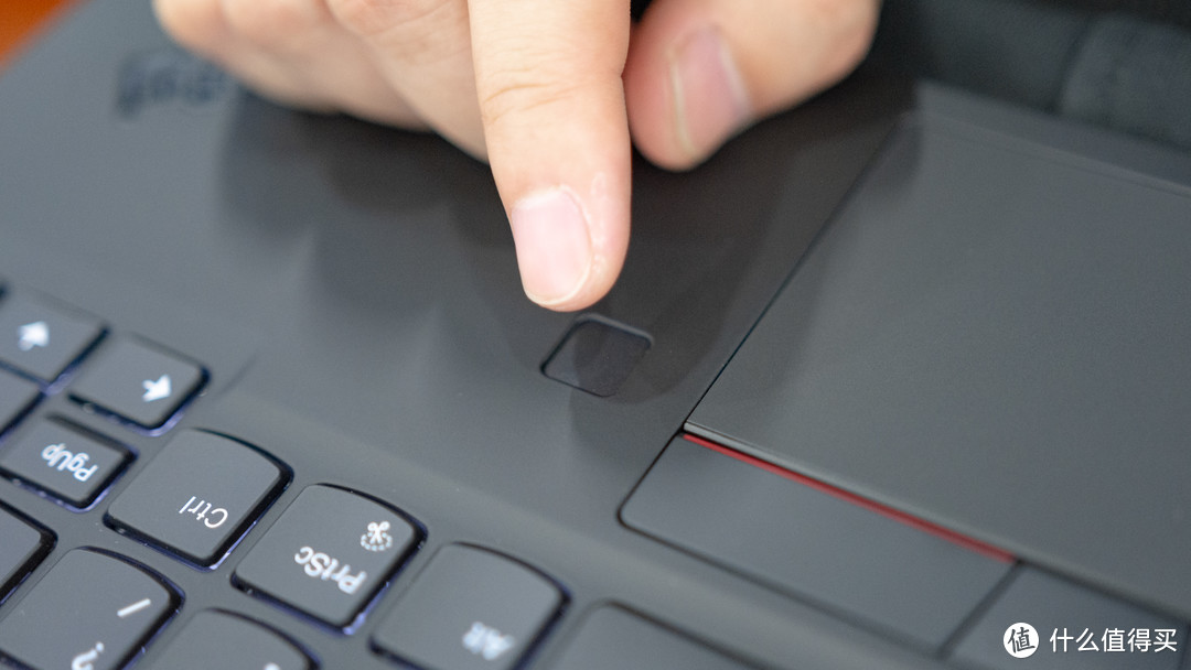 ThinkPad X1 Carbon 2019评测：年度旗舰商务本，黑FUN礼购特惠多