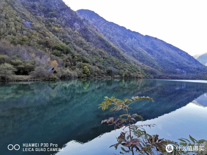 川西红叶季，来看传说媲美九寨的水