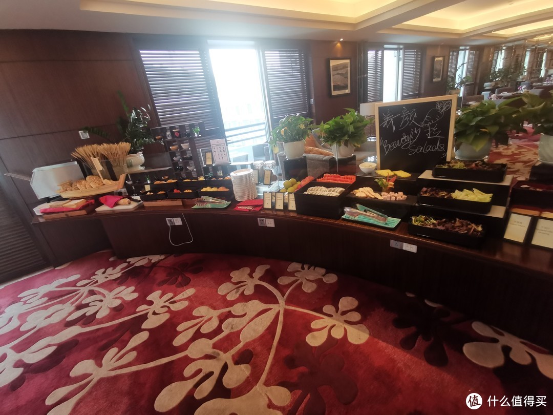 热情的服务来弥补硬件的不足——广州翡翠希尔顿酒店入住体验